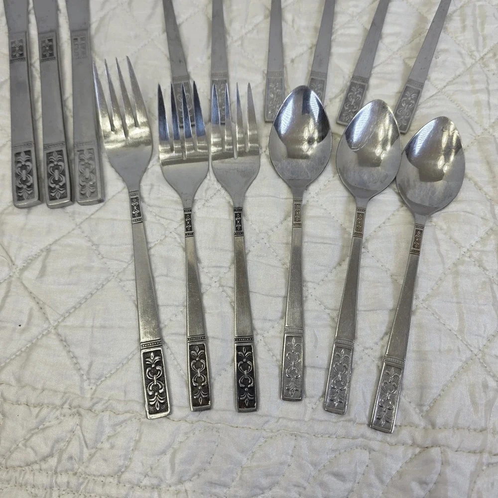 Vintage MCM Customcraft Fleur De Lis Flatware Silverware 15-Piece Set Stainless